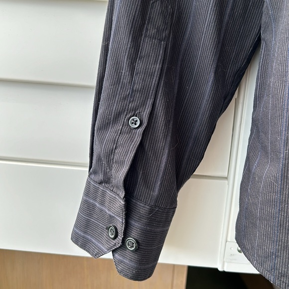 Black long sleeve button-down with small blue gray pinstripes. Men’s size S - Picture 4 of 5
